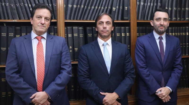¿Quiénes son los tres abogados argentinos detrás de la victoria en el juicio por YPF?