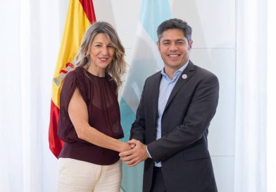 Kicillof arrancó su gira por España