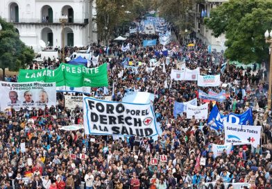 Masiva movilización contra el ajuste a la salud pública