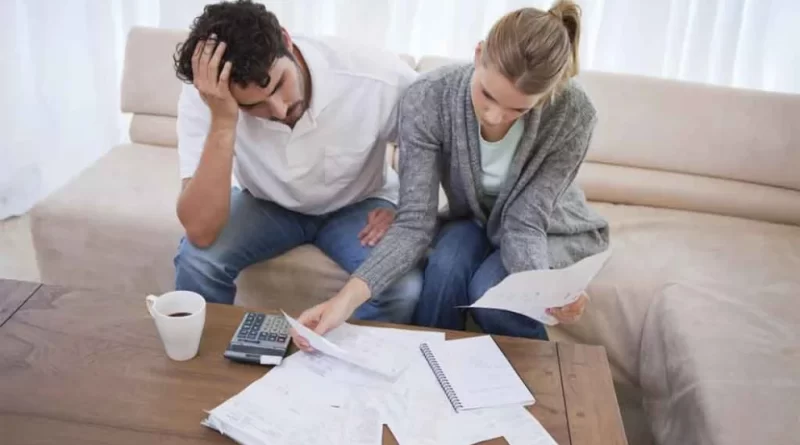Alivio para la clase media: las familias porteñas podrán refinanciar sus deudas